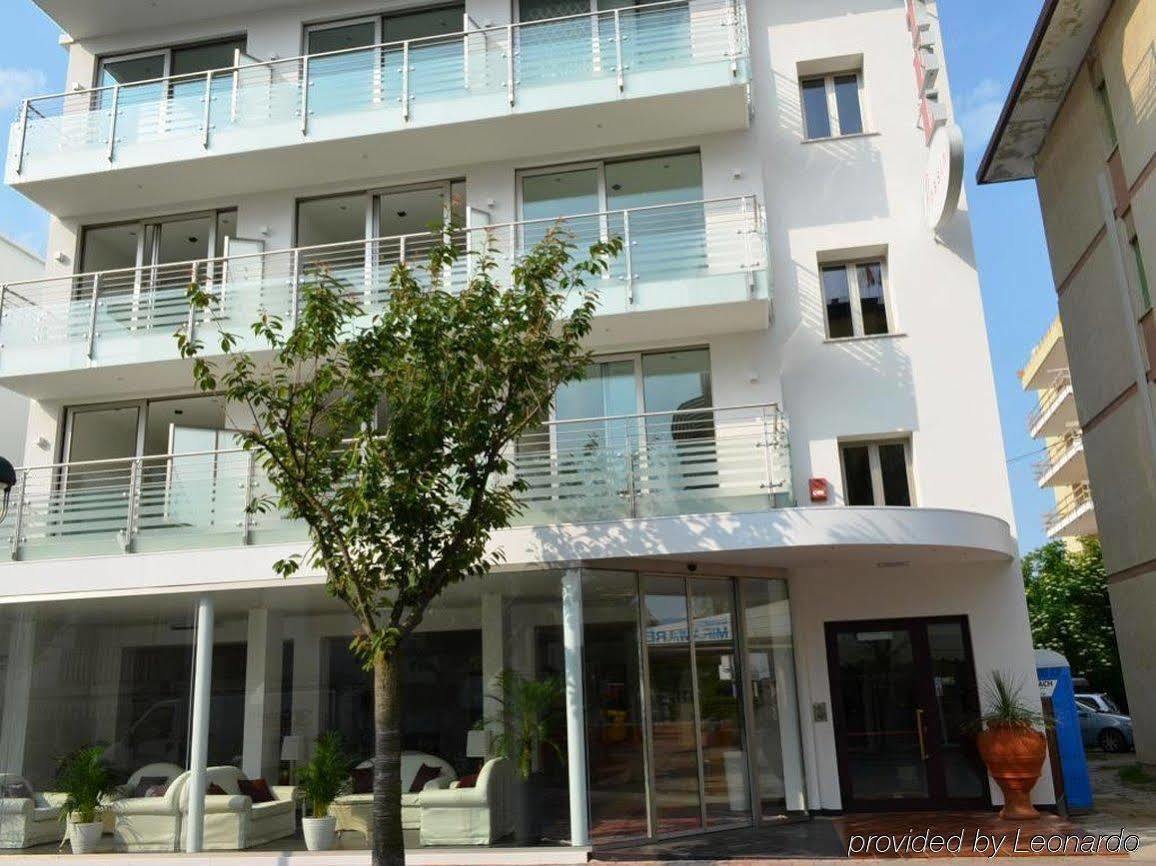 Hotel Rossini 4S Линьяно-Саббьядоро Экстерьер фото